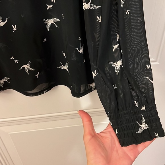 Sheer flying cranes top 😍 - Picture 4 of 6